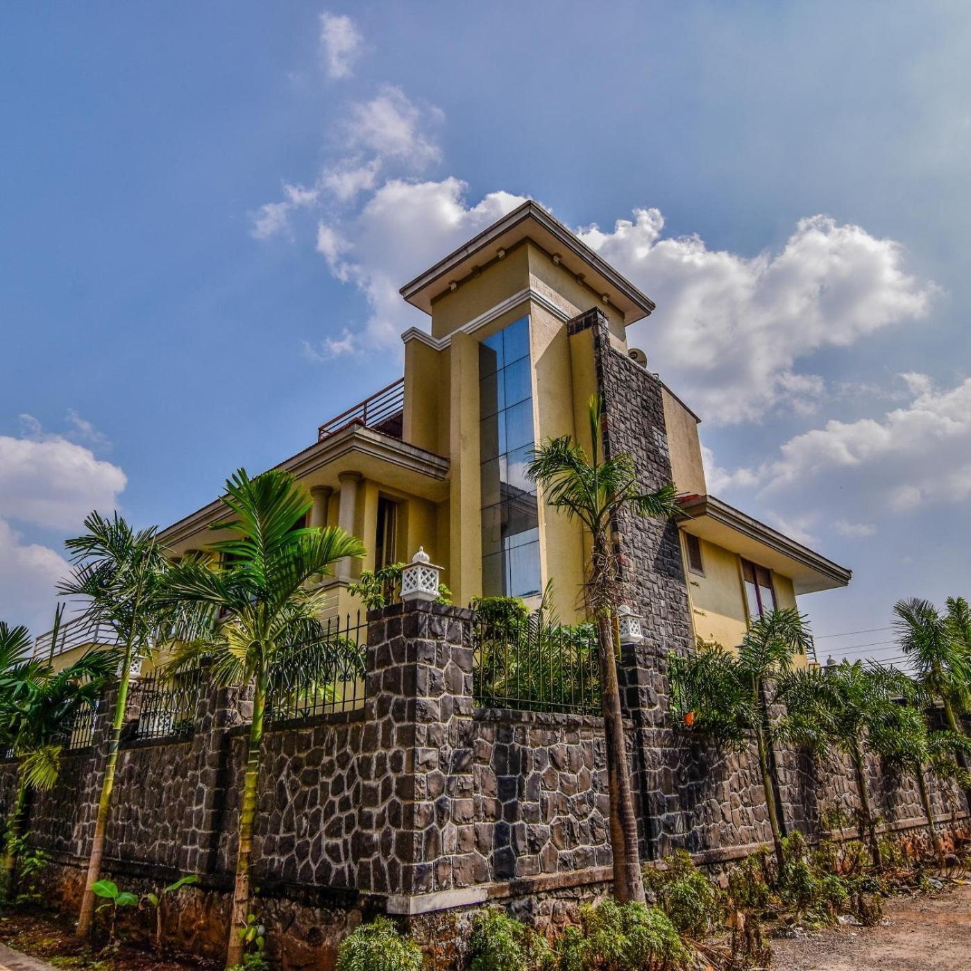 Lifeline Villas - Luxurious Taraangan 4 Mountain View Villa With Biggest Pool And Huge Open Area Lonavala Eksteriør bilde